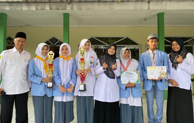
					Siswa-Siswi MAN Kota Cimahi Torehkan Prestasi Membanggakan Baik Akademik Dan Non Akademik