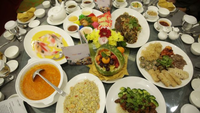 
					Rayakan Imlek 2025, Harris Hotel Festival Citylink Bandung Gelar Gala Dinner “The Old Town Market”