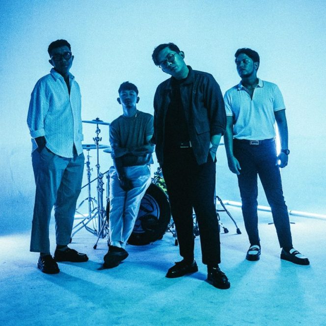 
					For Revenge Suguhkan Sisi Lembut Dengan “Penyangkalan – Acoustic”