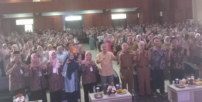 
					SMPN 10 Cimahi Proudly Presented Seminar Parenting “Meningkatkan Kelekatan Emosional Orang Tua Dengan Anak di Era Digital”
