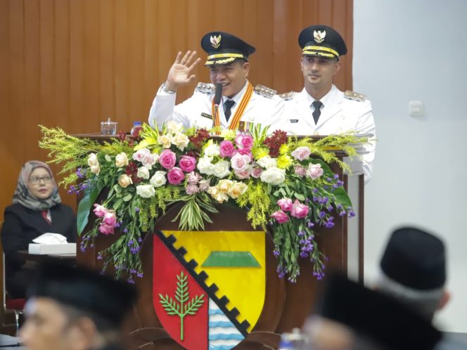 
					Pidato Perdana, Dadang Supriatna-Ali Syakieb Ajak Semua Pihak Berkolaborasi Bangun Kab. Bandung