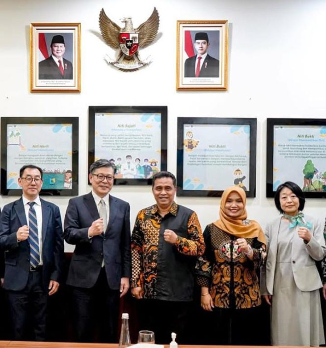 
					Kunjungan Delegasi Pemerintah Prefektur Shizuoka Jepang Ke SMAN 8 Bandung dan Bandung Independent School