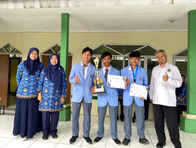 
					Siswa Berprestasi Non-Akademik di MAN Kota Cimahi: Bukti Talenta dan Dedikasi