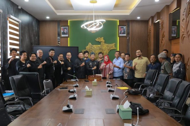 
					Selesaikan Polemik Pasar Ciparay, Kang DS: Pasar Ciparay Kewenangan Desa