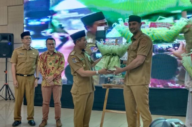 
					Bupati Bandung Luncurkan Buku Aksara Swara, Wujudkan Komitmen Perkuat Budaya Sunda