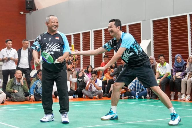 Wamenpora Taufik Hidayat dan Mendikdasmen Abdul Mu’ti Juara di Liga Bulutangkis Kemendikdasmen
