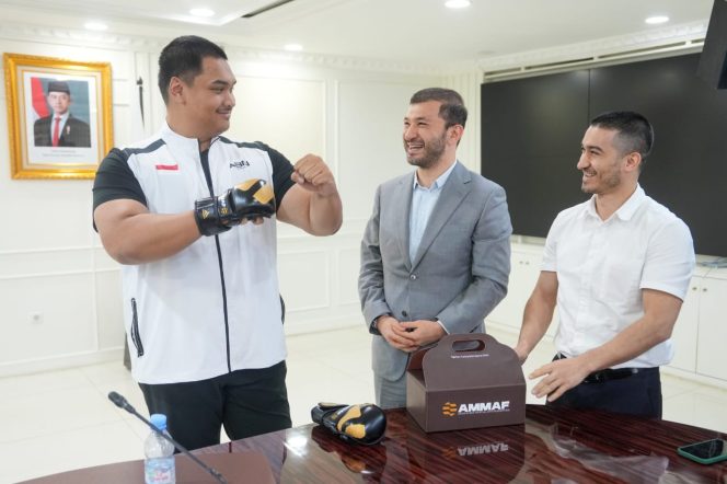 
					Menpora RI Dito Ariotedjo Terima Kunjungan Presiden AMMAF Davron Juraev