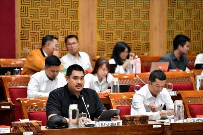 Menteri Pemuda dan Olahraga (Menpora) RI Dito Ariotedjo Rapat Kerja Dengan DPR RI