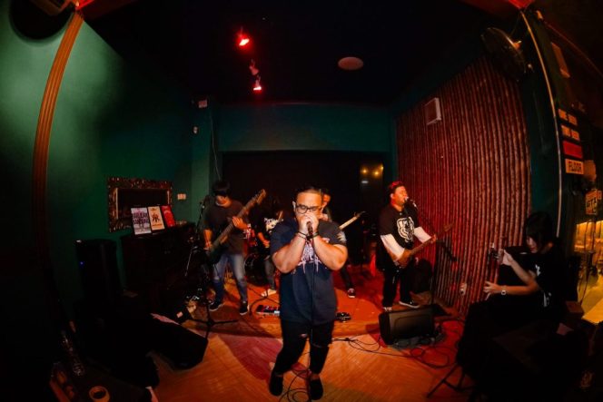 
					Band Rock Asal Pekalongan, Tears Don’t Lie, Rilis Single Kedua “Black & White”