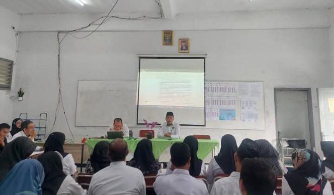 
					Briefing Pengawas Ujian Madrasah Tahun Ajaran 2024-2025 di MAN 1 Kota Bandung
