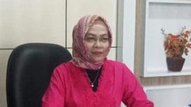 Dra. Eha Julaeha, M.Pd., Kepala SMAN 16 Bandung
