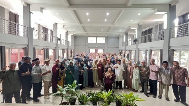 
					Kebersamaan dan Keakraban Warnai Halalbihalal SMKN 7 Bandung