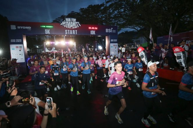 
					Lomba Lari “Run for Humanity 2025”, Dipadati Ribuan Runners di Balai Kota Bandung 