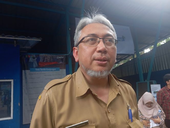 
					Viral! 98 Orang Buang Sampah di Jalan Ahmad Yani, DLH Kota Bandung Minta Warga Tertib