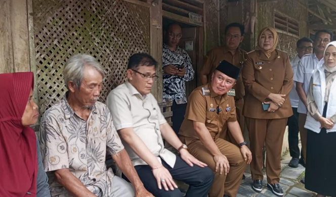 
					Budiman Sudjatmiko Mulai Revolusi Pengentasan Kemiskinan dari Kuningan: Drone Jadi Senjata Petani