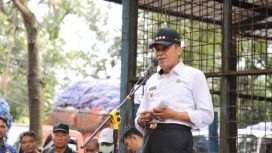 Wali Kota Cimahi Ngatiyana memimpin langsung Apel Siaga Pembersihan Sampah yang dilaksanakan serentak di tiga titik utama