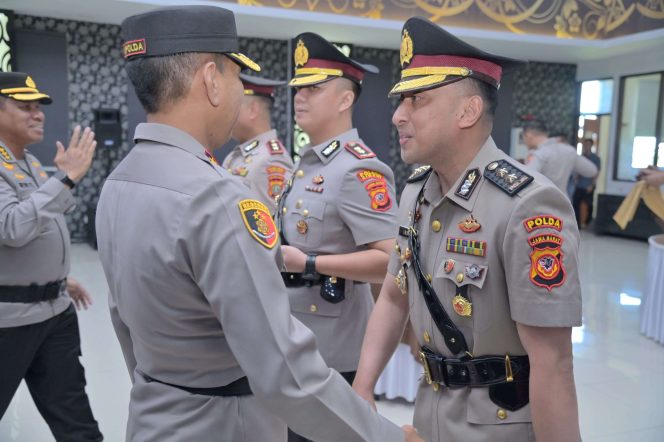 
					Mutasi Pejabat Strategis, Kapolda Jabar Tekankan Profesionalisme dan Loyalitas