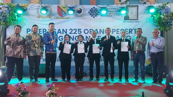 Tekan Angka Pengangguran, Wabup Bandung Ali Syakieb Lepas 225 Peserta Pelatihan Magang ke Jepang