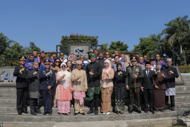 
					Momentum Hardiknas, Bupati Bandung: Wujudkan Pendidikan Bermutu untuk Semua