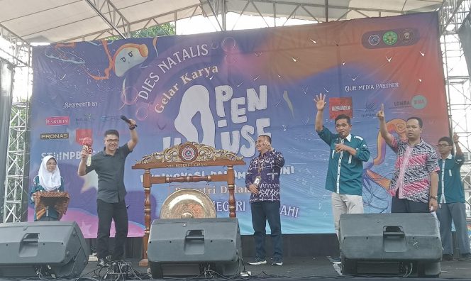 
					Open House Dies Natalis SMKN 1 Cimahi Berinovasi Dalam Simfoni