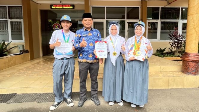 
					Deretan Prestasi Gemilang Siswa SMKN 7 Bandung di Ajang Nasional: Bukti Dedikasi dan Kualitas Pendidikan