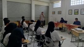 Kepala SMK Pasundan 3 Kota Cimahi Subaryo, S.Pd., M.Pd. saat sambutan