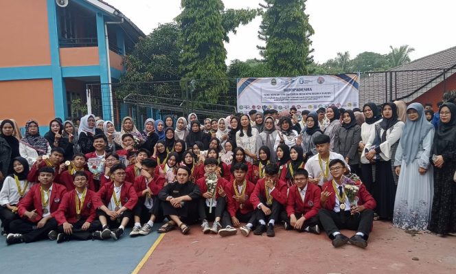 
					SMKN 2 Cimahi gelar acara pelepasan siswa tahun ajaran 2024-2025 dengan konsep sederhana, khidmat serta penuh makna dan membanggakan dilaksanakan kampus SMKN 2 Cimahi