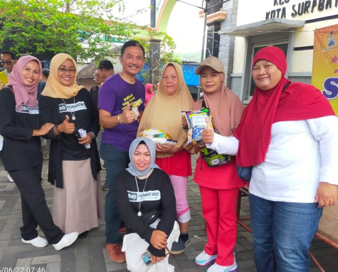 Semarak Sego Rongewu di Kecamatan Tandes Hidupkan Semangat Peduli untuk Berbagi