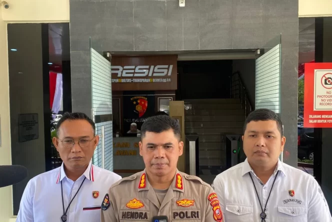 Kabid Humas Polda Jabar, Kombes Pol Hendra Rochmawan saat memberikan keterangan di Bandung, Rabu (23/7/2025). ANTARA