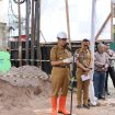Wali Kota Cimahi Ngatiyana tegaskan komitmen Pemerintah Kota Cimahi dalam memastikan kualitas dan akuntabilitas proyek Pembangunan Rumah Singgah ini.
