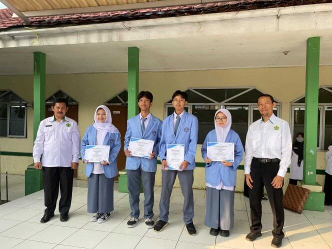 
					Siswa MAN Kota Cimahi Raih Prestasi Gemilang di Berbagai Ajang Olimpiade