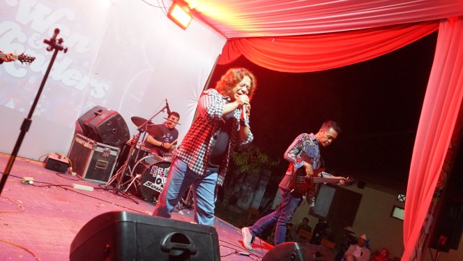 Wen & the Wknders Cetak Sejarah Baru, Tampil Perdana Dengan Formasi Lima Orang