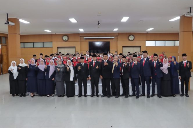 Pelantikan 123 Pejabat Fungsional Kota Cimahi