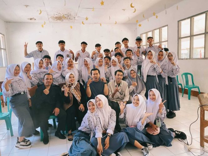 
Proskill Entrepreneur Academy Bekali Siswa SMAS Mekarwangi dengan Pelatihan Public Speaking