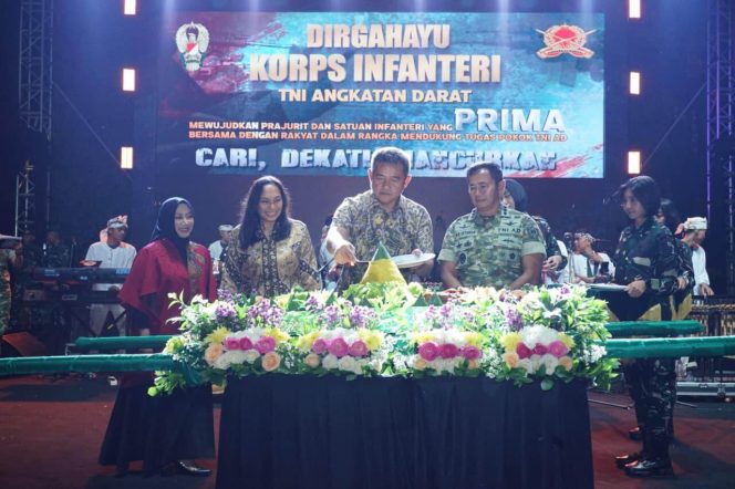 
					Syukuran peringatan Hari Ulang Tahun ke-80 Korps Infanteri yang berlangsung di Lapangan Wirotama Pussenif. Bandung. Kamis (9/10/2025).