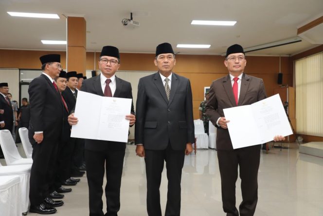 
					Pelantikan dan Pengambilan Sumpah/Janji Jabatan Pimpinan Tinggi Pratama di Lingkungan Pemerintah Kota Cimahi