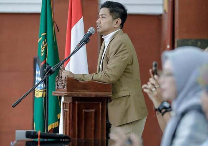 
					Kepala Bidang GTK Disdik Jabar, Firman Oktora.