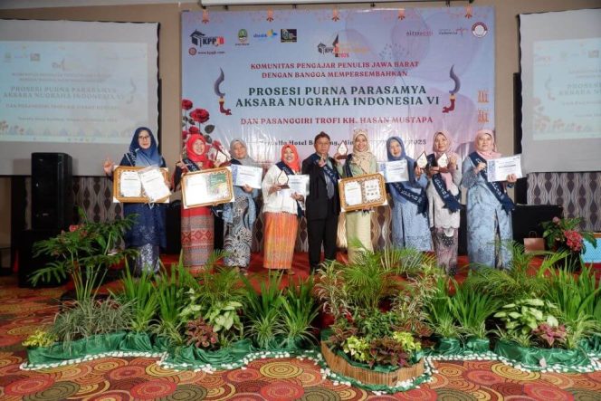 Kepala Perpustakaan SMKN 4 Padalarang Kembali Harumkan Sekolahnya Atas Penghargaan yang Diterima