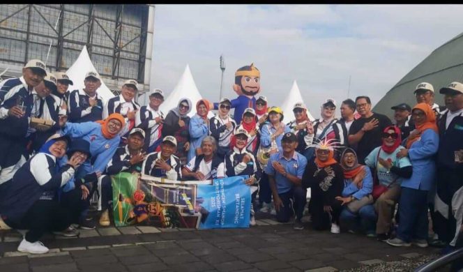 
Medali Emas dan Perak Kontingen SMANOP serta Maskot Kang Duyeh Pada SPIRIT PORISMAN XII