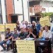 Warga RW 11 Rumah Deret Taman Sari Bandung saat konferensi pers terkait kebijakan baru dari UPTD Rusunawa.