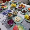 HARRIS Ciumbuleuit Bandung menghadirkan promo iftar terbaru bertajuk “Ramadan Kalcer – Bukber Sawaregna!”.