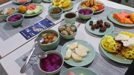 HARRIS Ciumbuleuit Bandung menghadirkan promo iftar terbaru bertajuk “Ramadan Kalcer – Bukber Sawaregna!”.