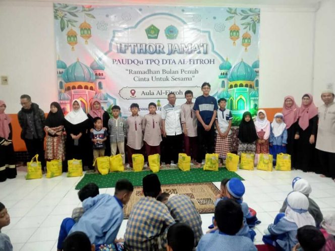 Ifthor Jama’i PAUDQU TPQ DTA Al-Fitroh Ramadhan Bulan Penuh Cinta untuk Sesama
