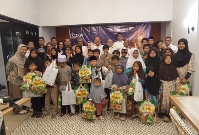 AKPI Jawa Barat menggelar kegiatan bakti sosial dengan mengadakan buka puasa bersama 30 anak yatim dari Panti Asuhan Al Fitra
