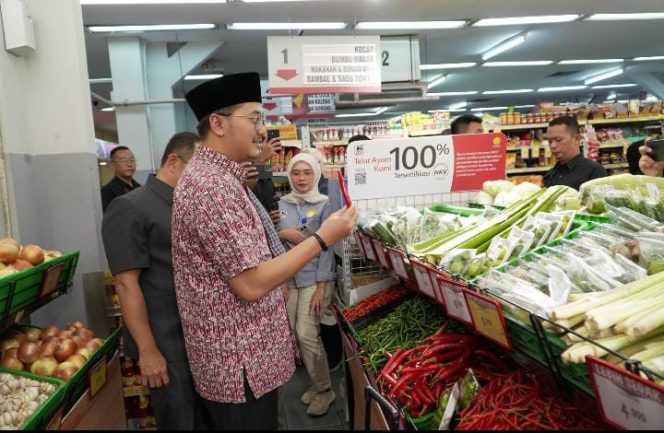 Monitoring Harga Bahan Pokok Memastikan Kepatuhan Pedagang Pada HET