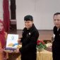 Penyerahan SK Plt kepala sekolah SMAN 11 Bandung dari Muhamad Hatta kepada Dhiah Kuswarini.