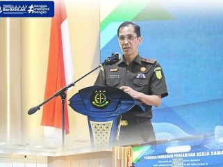  Kepala Kejaksaan Tinggi Jawa Barat Dr. Hermon Dekristo, S.H., M.H. 