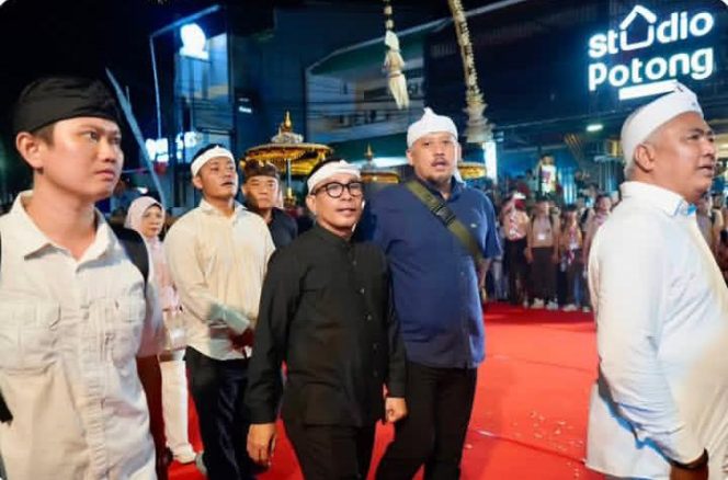 Kirab Mahkota Binokasih Mulangkeun Rasa ka Cinta, Malikeun Rasa ka Asih