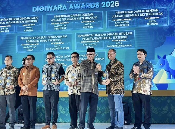bank bjb kembali menorehkan prestasi dan apresiasi, dengan meraih Penghargaan Kategori Perluasan QRIS Terbanyak pada ajang DIGIWARA 2026 dan SHAFARA.
