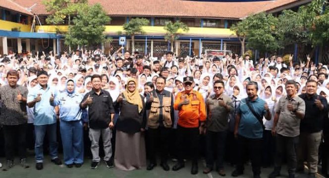 Siswa SMPN 4 Cimahi Ikuti Program Sekolah/Madrasah Aman Bencana (SMAB)